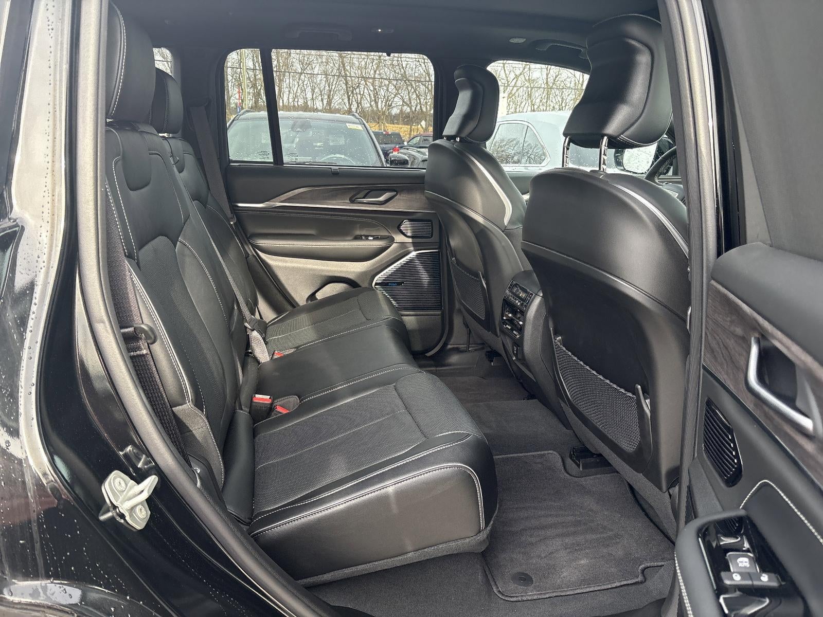 2024 Jeep Grand Cherokee 4xe Overland 4x4