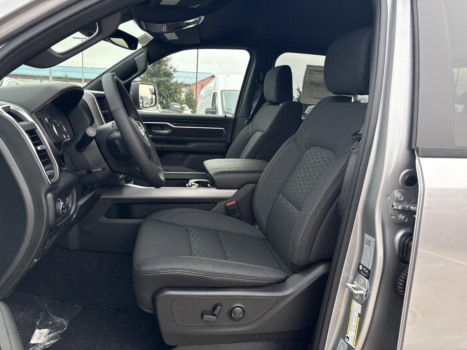 2025 RAM 1500 Big Horn 4x4 Crew Cab 5'7" Box