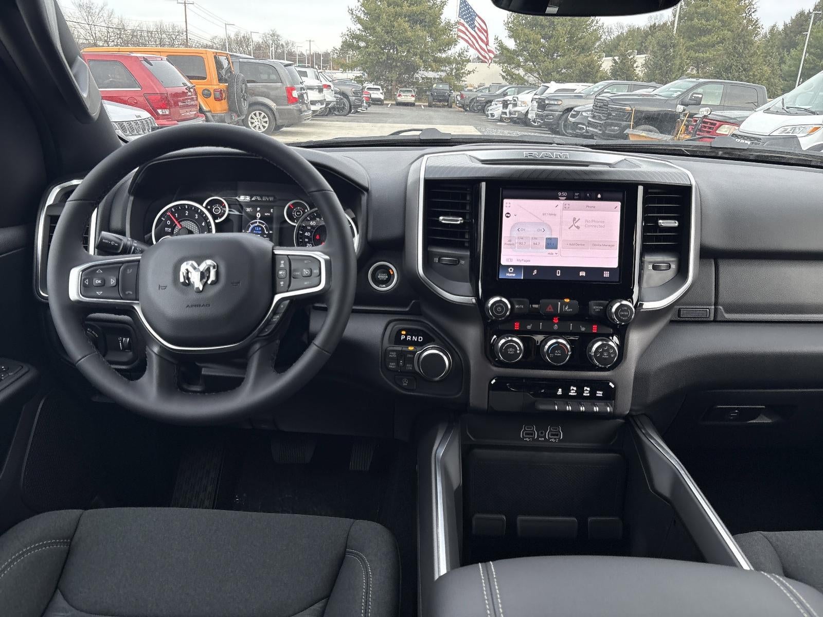 2025 RAM 1500 Big Horn 4x4 Crew Cab 5'7" Box