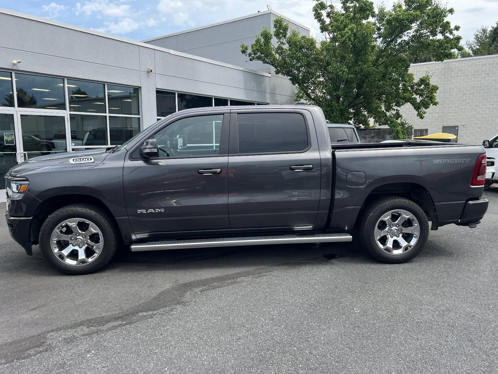 2022 RAM 1500 Big Horn 4x4 Crew Cab 5'7" Box