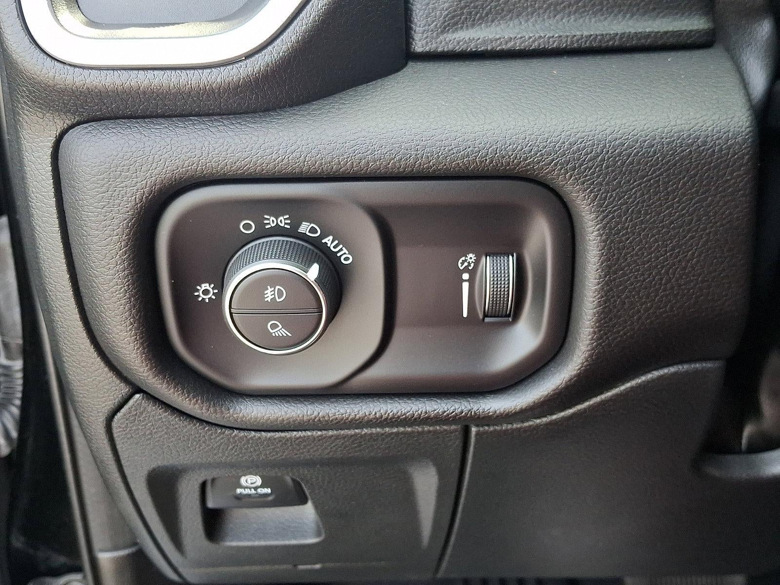 2023 RAM 1500 Big Horn 4x4 Crew Cab 5'7" Box