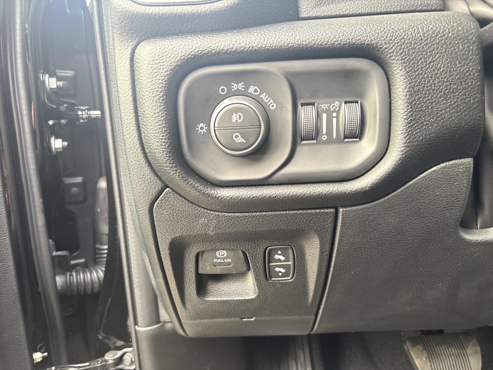 2026 RAM 1500 Big Horn 4x4 Crew Cab 5'7" Box