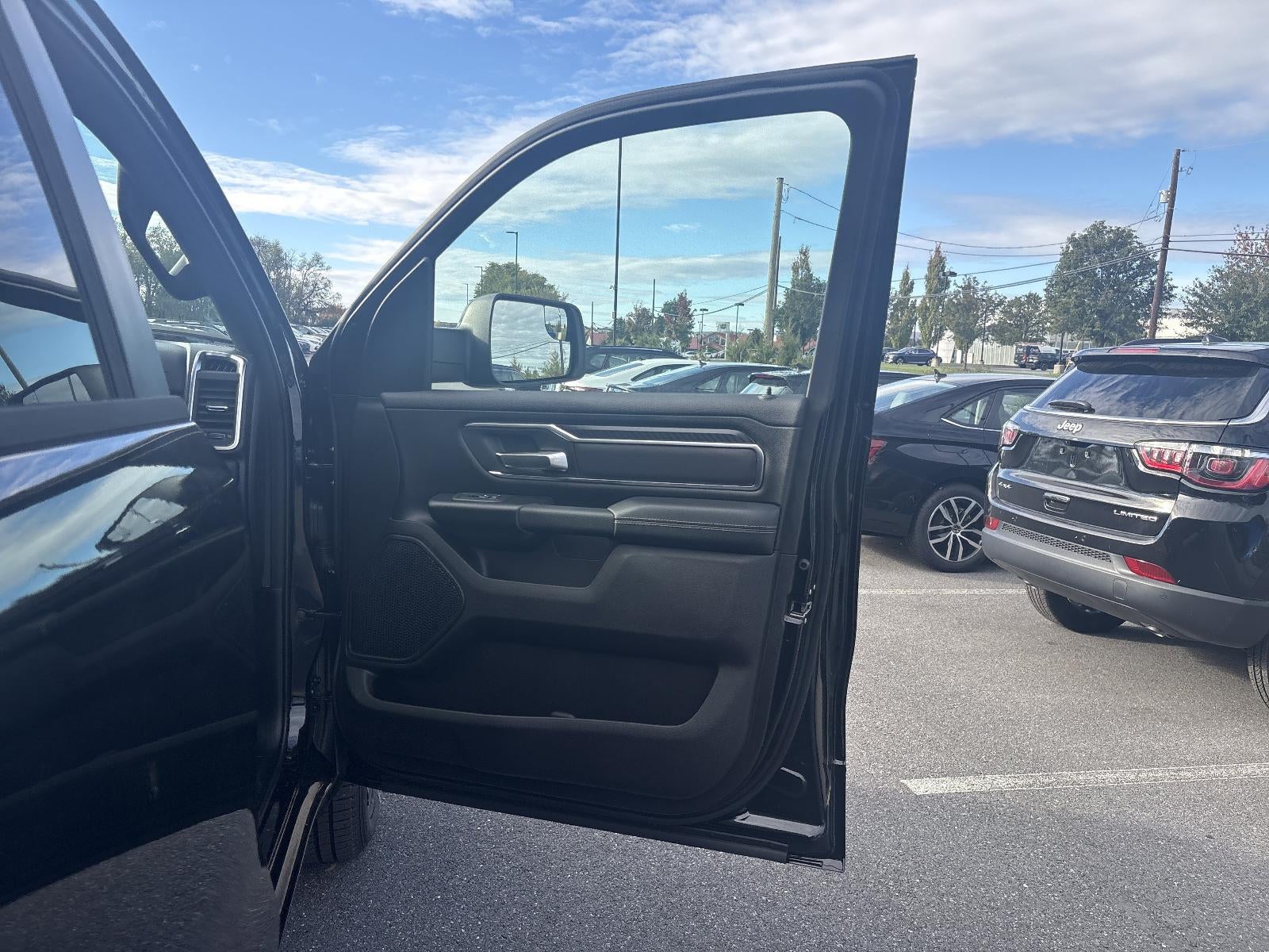 2026 RAM 1500 Big Horn 4x4 Crew Cab 5'7" Box