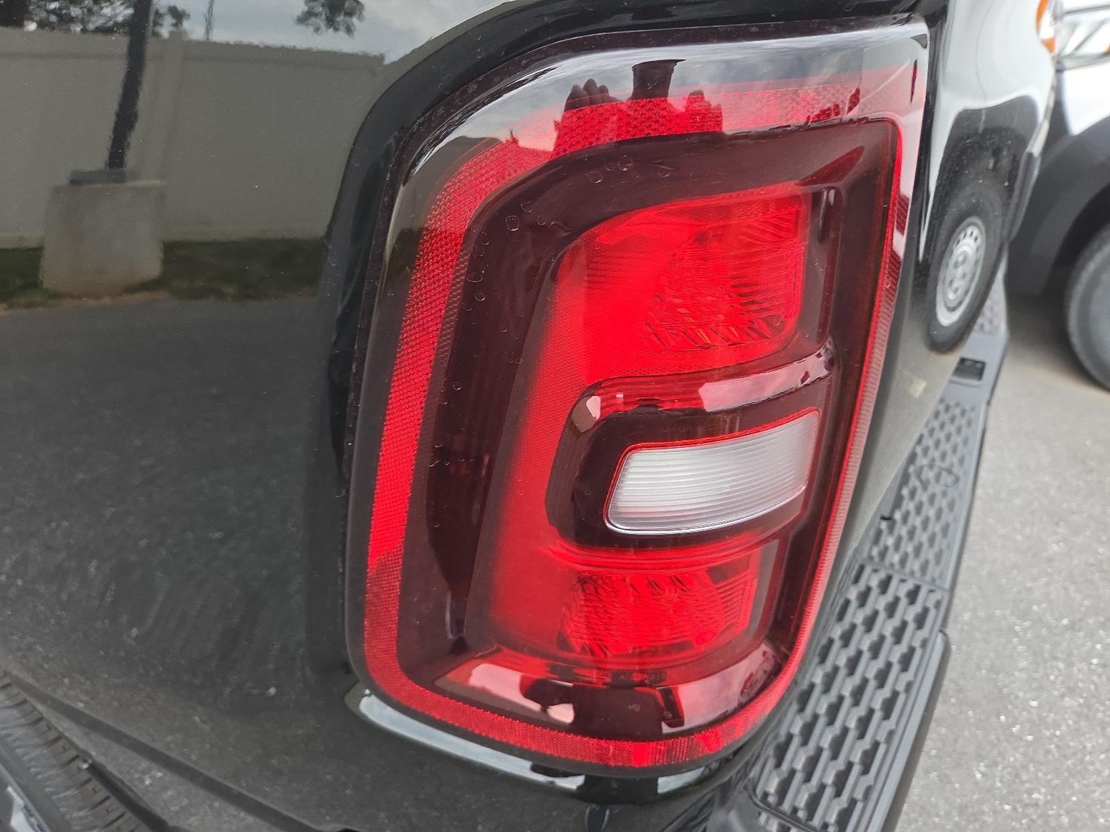 2026 RAM 1500 Express 4x4 Crew Cab 5'7" Box