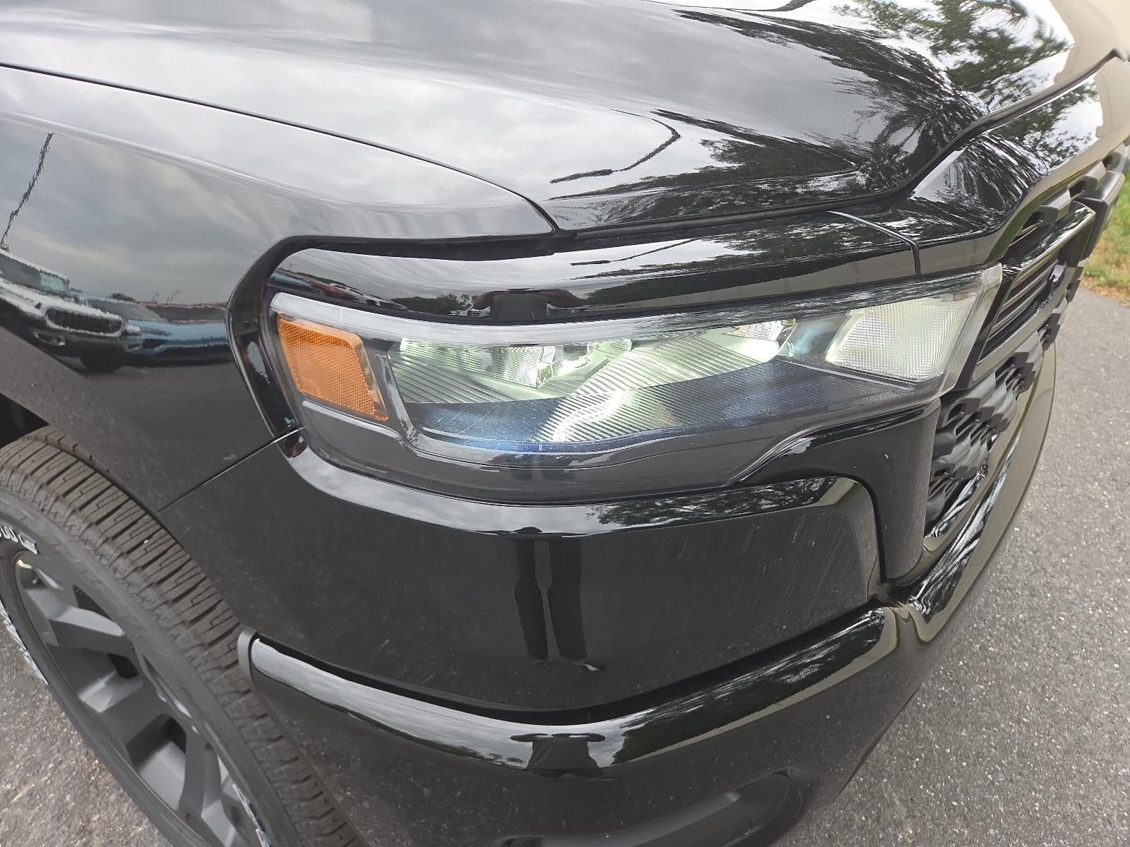 2026 RAM 1500 Express 4x4 Crew Cab 5'7" Box