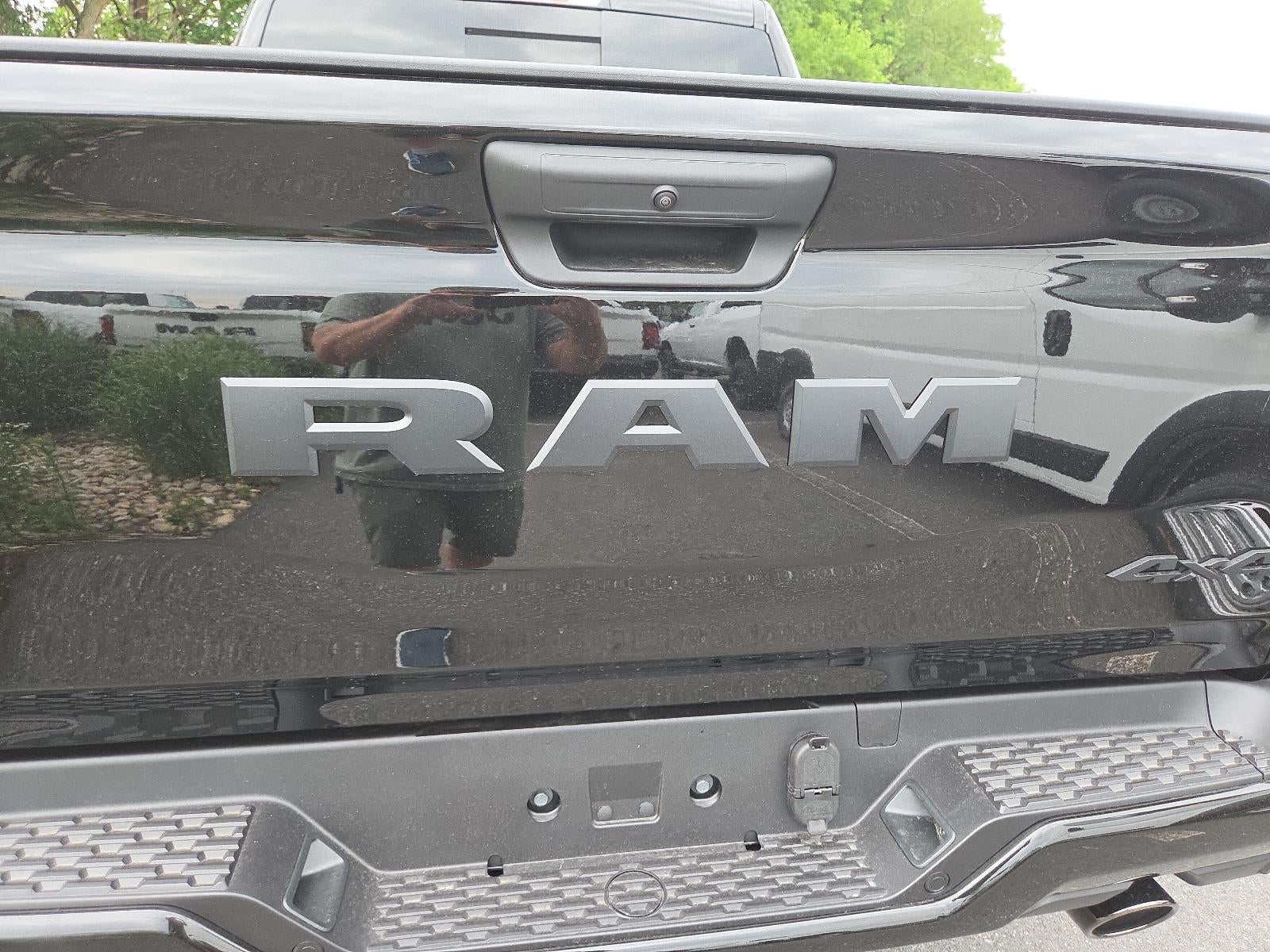 2026 RAM 1500 Express 4x4 Crew Cab 5'7" Box