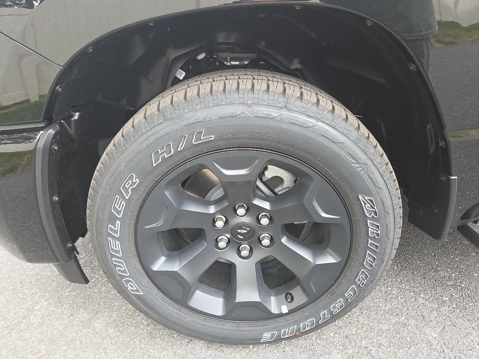 2026 RAM 1500 Express 4x4 Crew Cab 5'7" Box