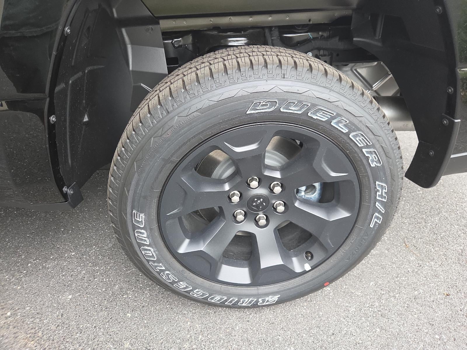 2026 RAM 1500 Express 4x4 Crew Cab 5'7" Box