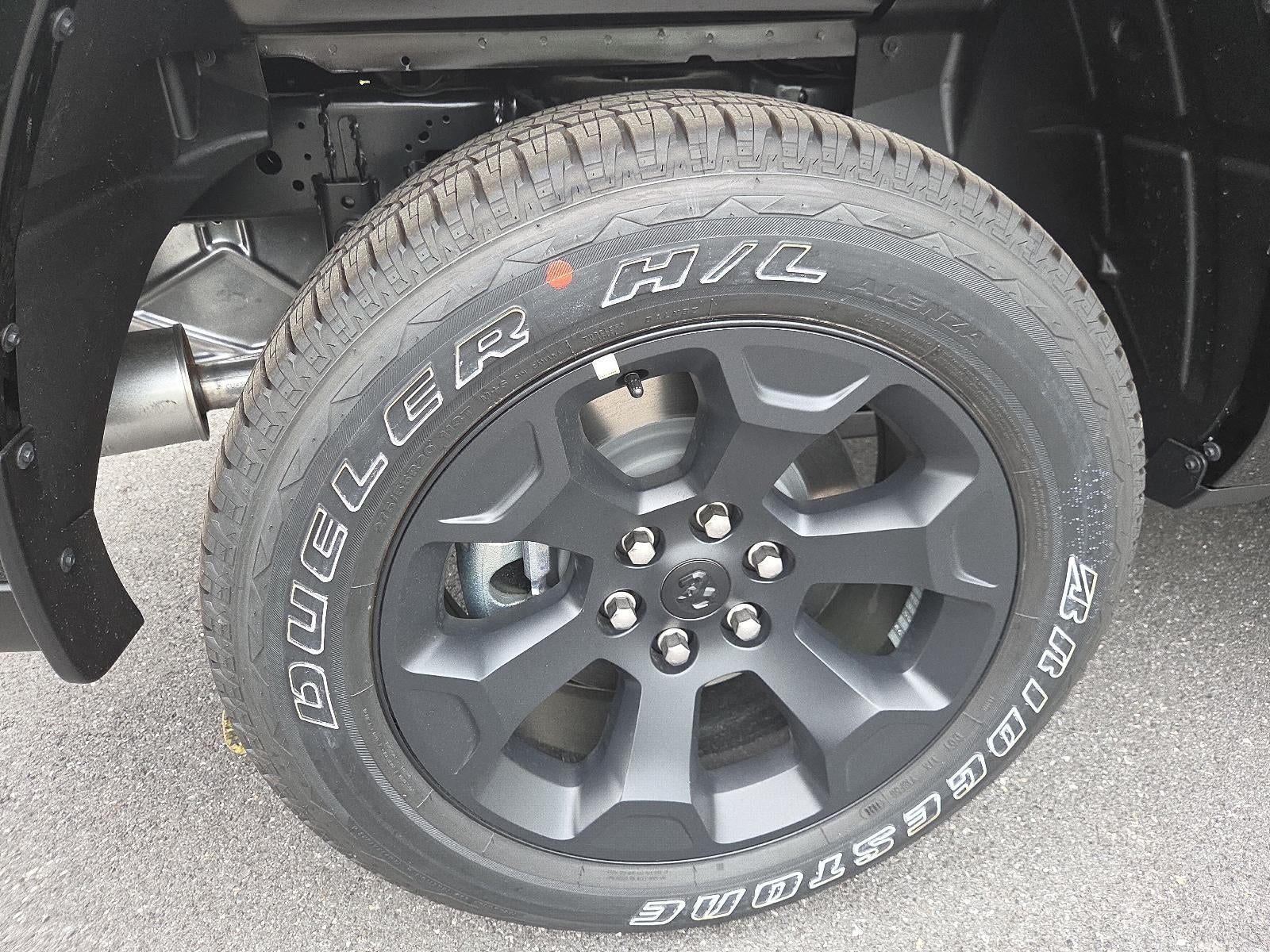 2026 RAM 1500 Express 4x4 Crew Cab 5'7" Box