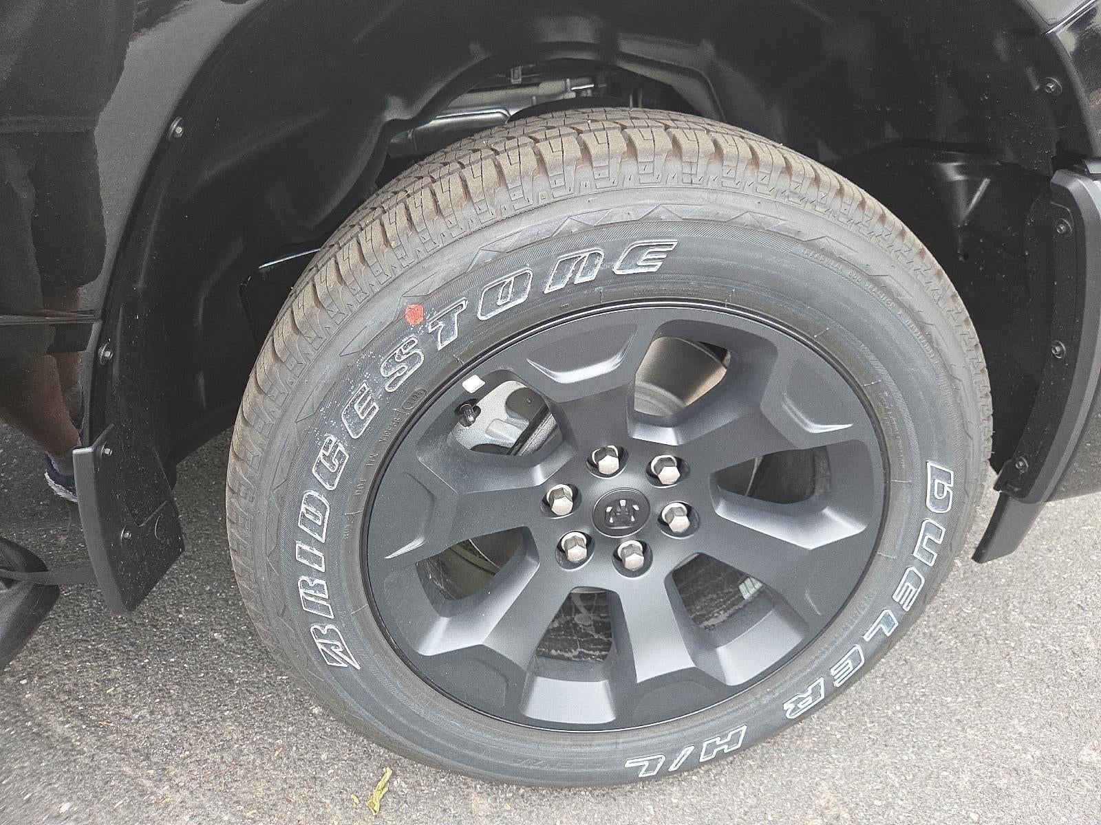 2026 RAM 1500 Express 4x4 Crew Cab 5'7" Box