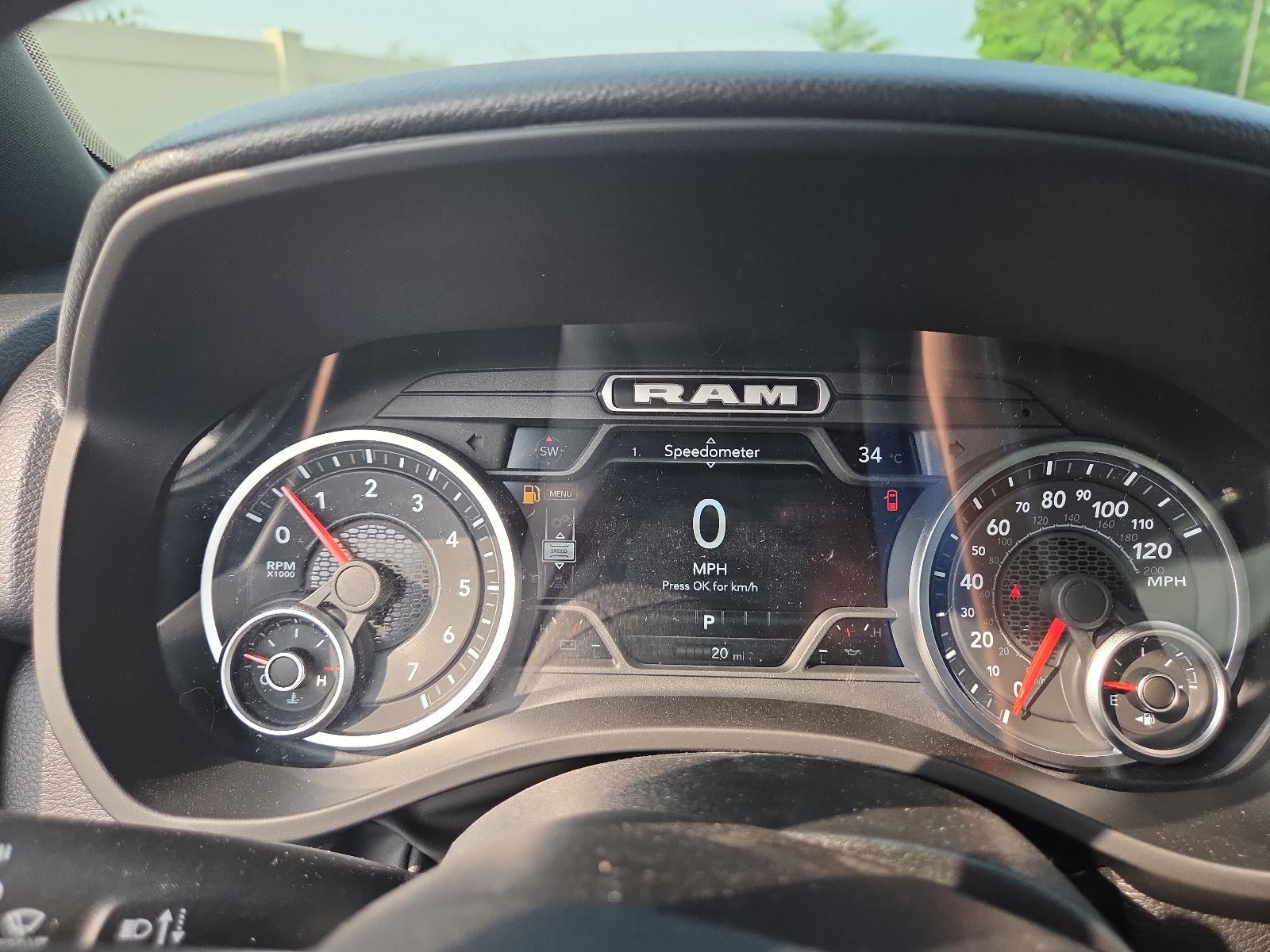 2026 RAM 1500 Express 4x4 Crew Cab 5'7" Box