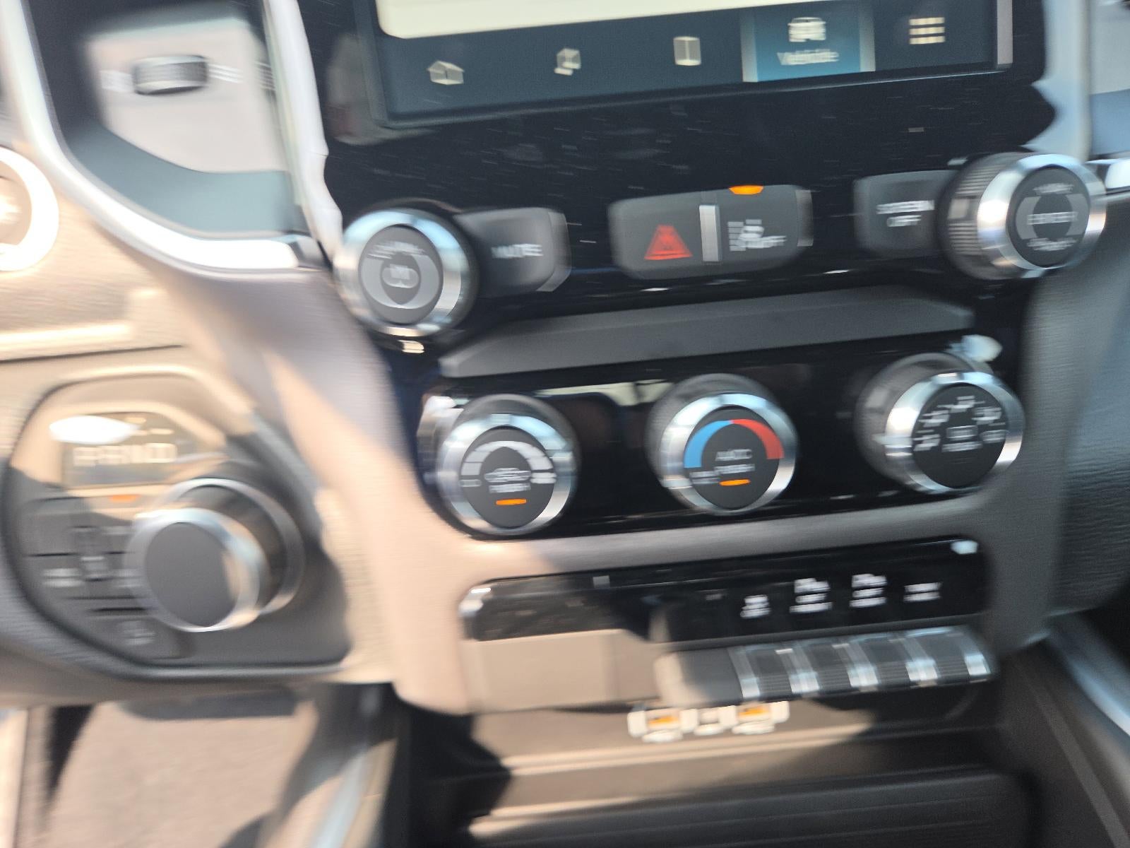 2026 RAM 1500 Express 4x4 Crew Cab 5'7" Box