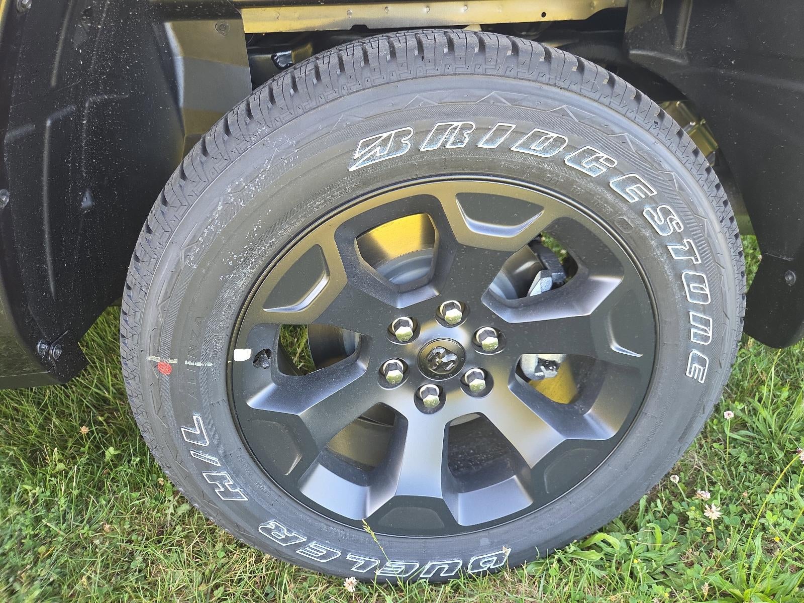 2026 RAM 1500 Express 4x4 Crew Cab 5'7" Box