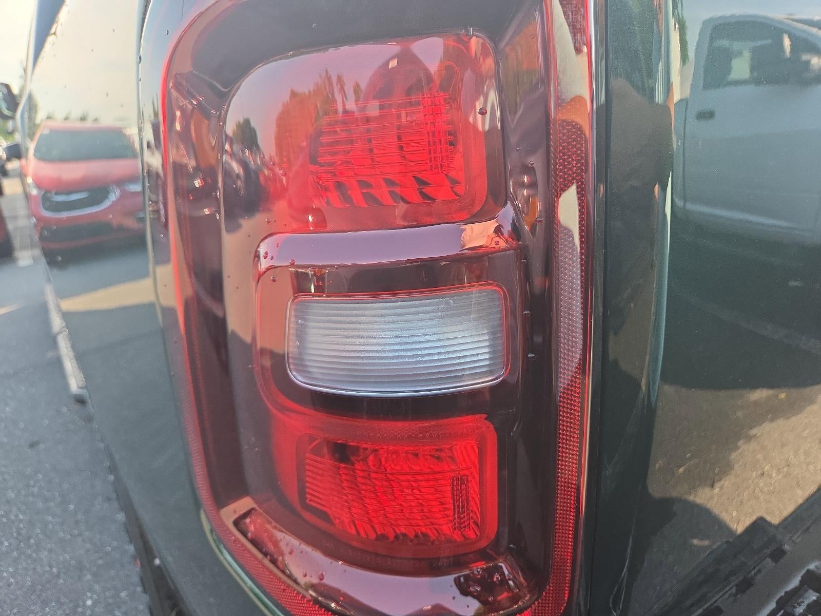2026 RAM 1500 Express 4x4 Crew Cab 5'7" Box