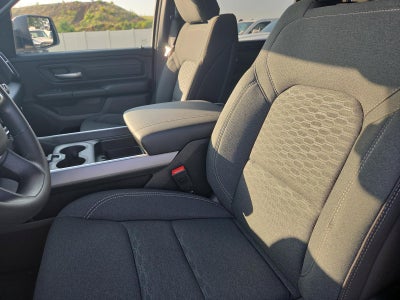 2026 RAM 1500 Express 4x4 Crew Cab 5'7" Box