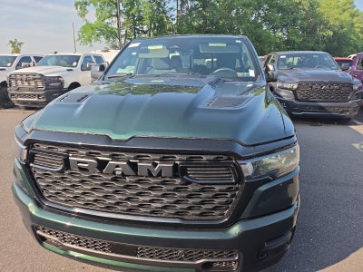 2026 RAM 1500 Express 4x4 Crew Cab 5'7" Box