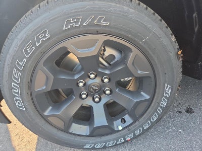 2026 RAM 1500 Express 4x4 Crew Cab 5'7" Box
