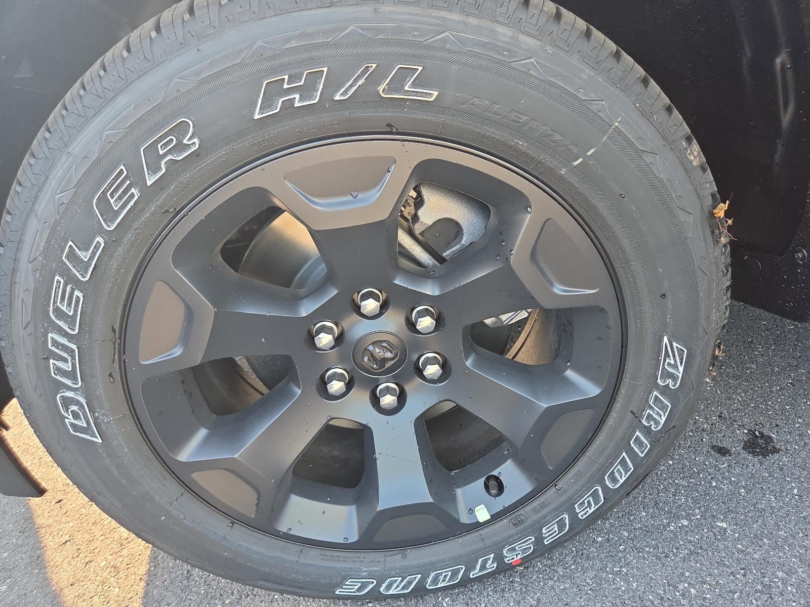 2026 RAM 1500 Express 4x4 Crew Cab 5'7" Box