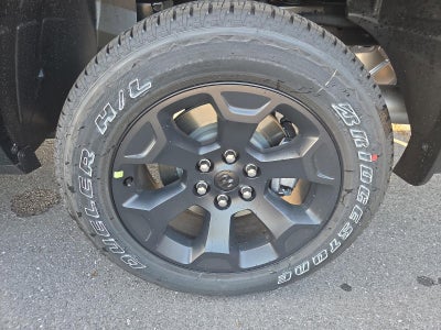 2026 RAM 1500 Express 4x4 Crew Cab 5'7" Box