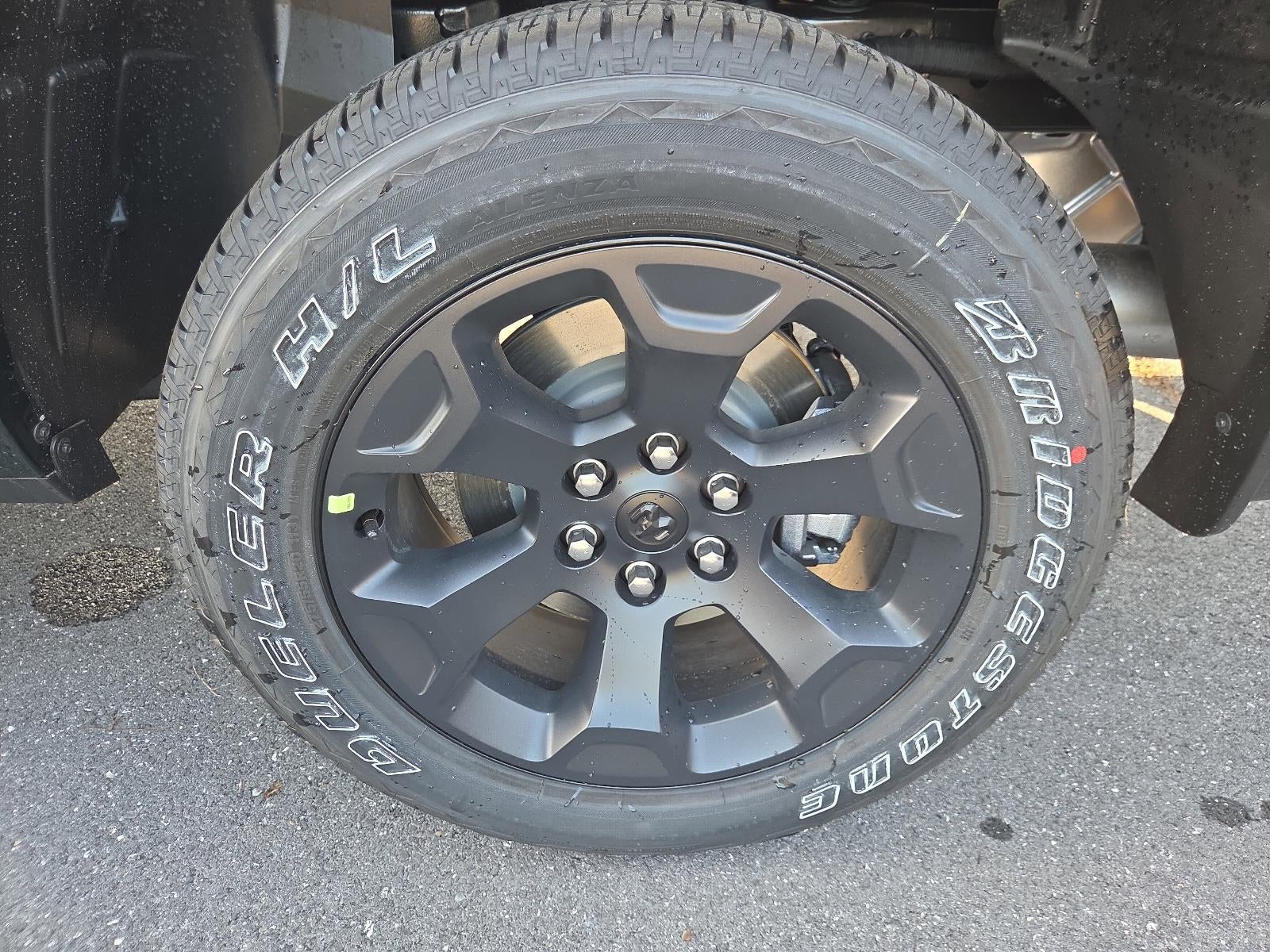 2026 RAM 1500 Express 4x4 Crew Cab 5'7" Box