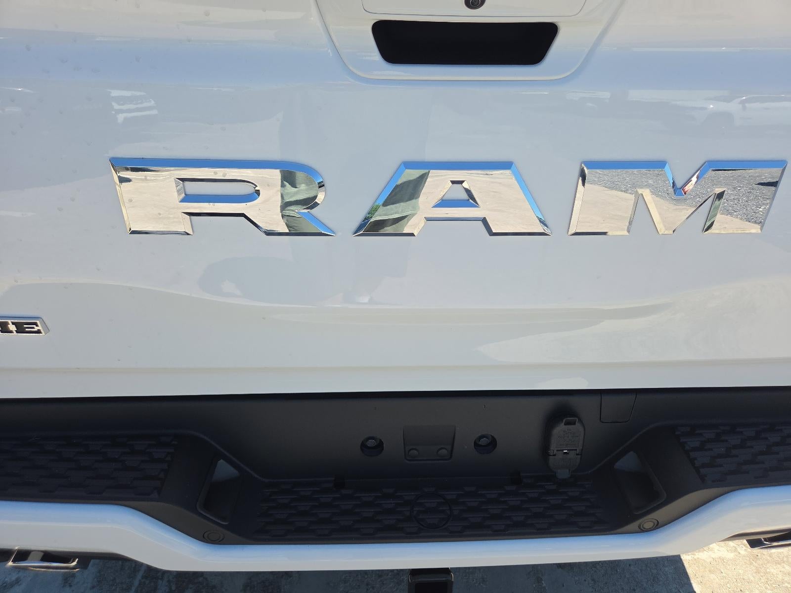 2026 RAM 1500 Laramie 4x4 Crew Cab 5'7" Box