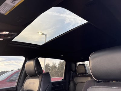 2022 RAM 1500 Laramie 4x4 Crew Cab 5'7" Box