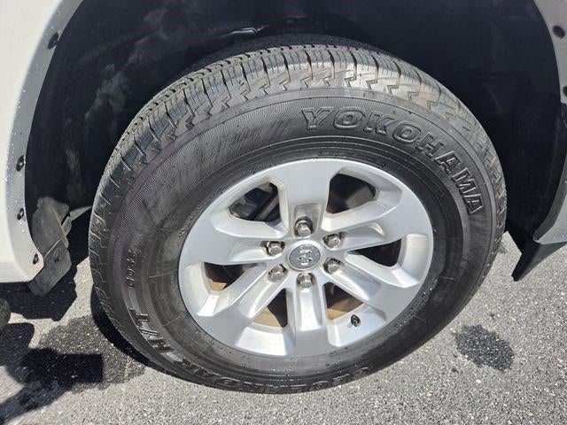 2019 RAM 1500 Laramie 4x4 Crew Cab 5'7" Box