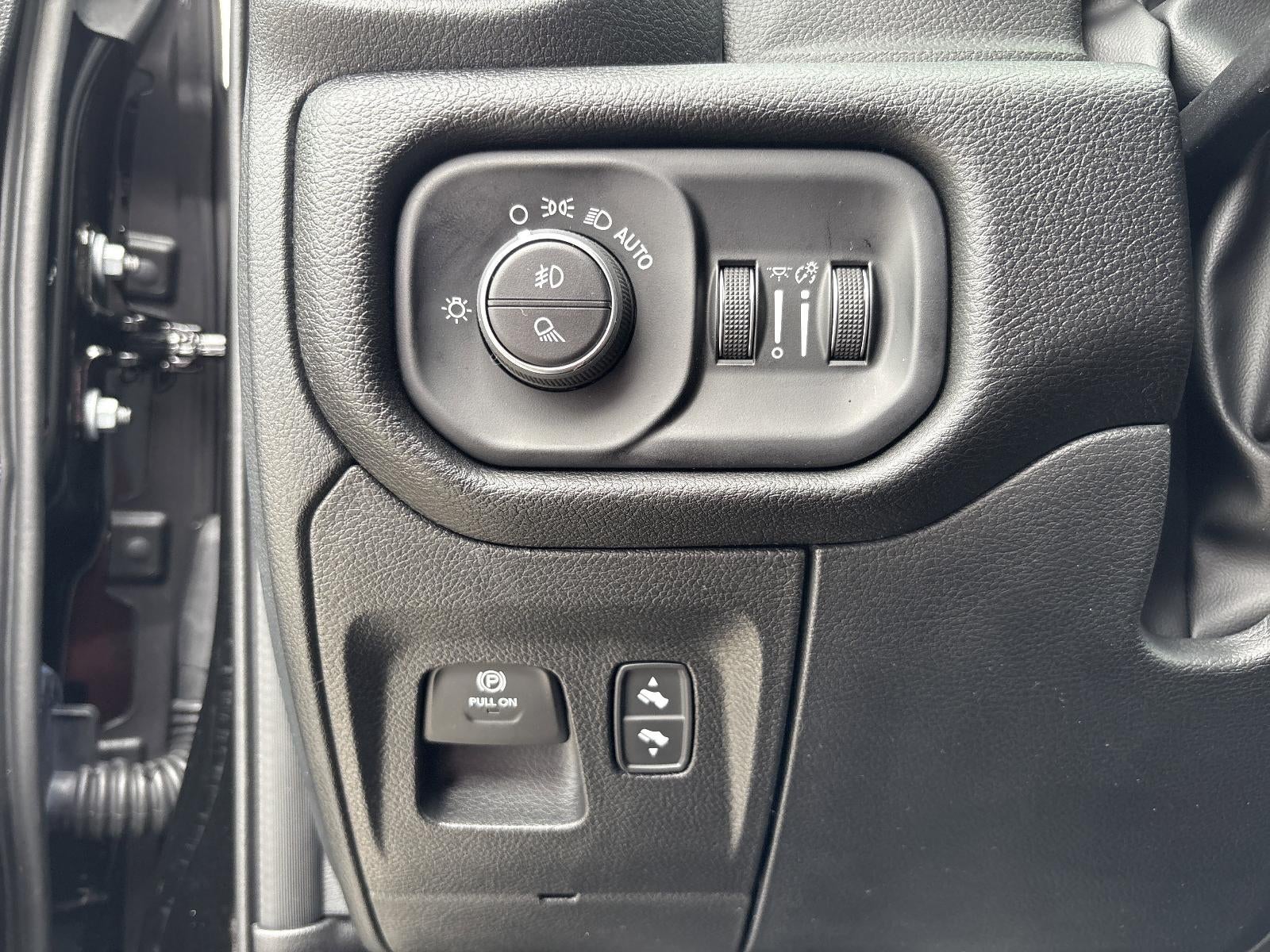 2026 RAM 1500 Rebel 4x4 Crew Cab 5'7" Box