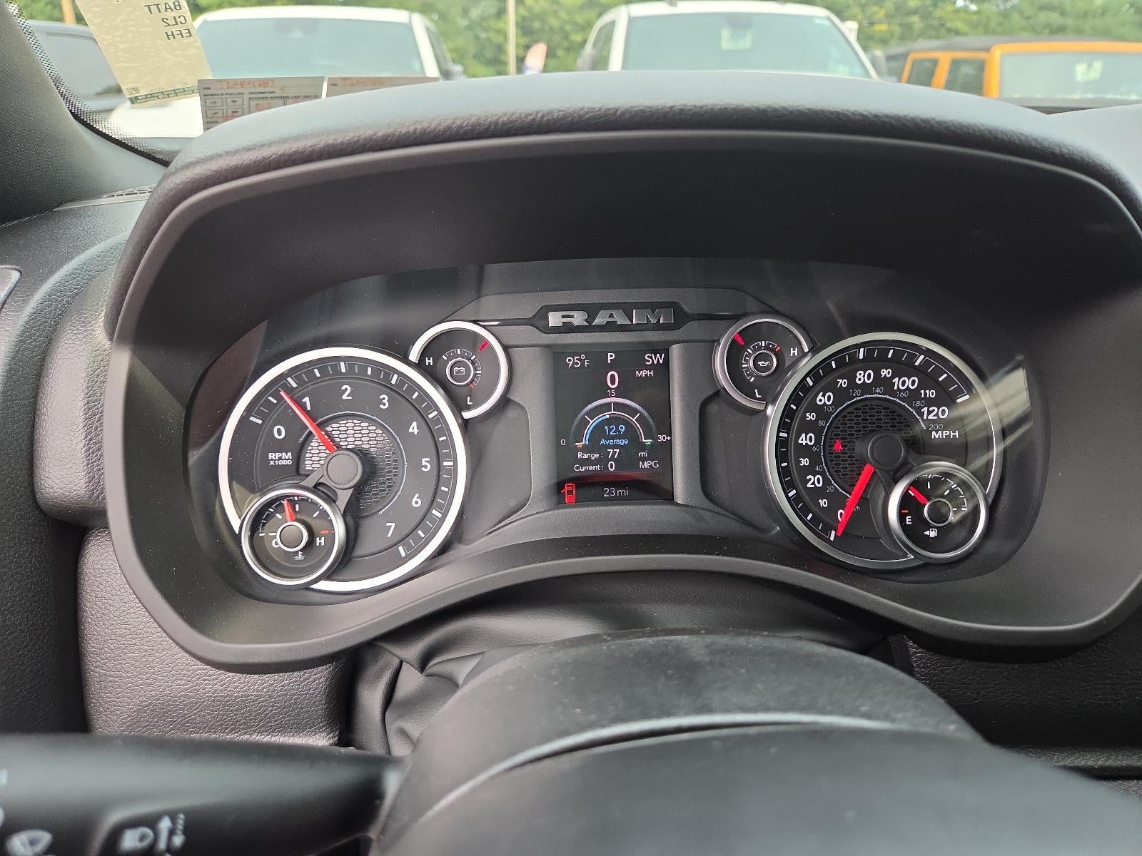 2026 RAM 1500 Express 4x4 Crew Cab 6'4" Box
