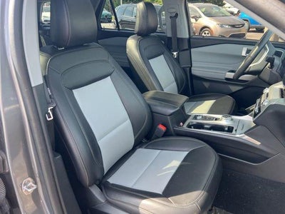 2023 Ford Explorer XLT 4WD