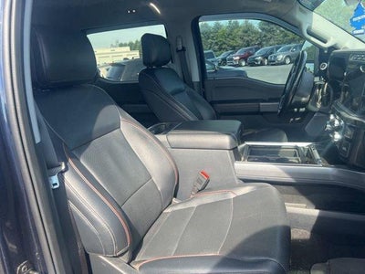 2023 Ford Super Duty F-350 DRW LARIAT 4WD Crew Cab 8' Box