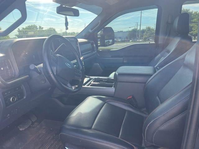 2023 Ford Super Duty F-350 DRW LARIAT 4WD Crew Cab 8' Box