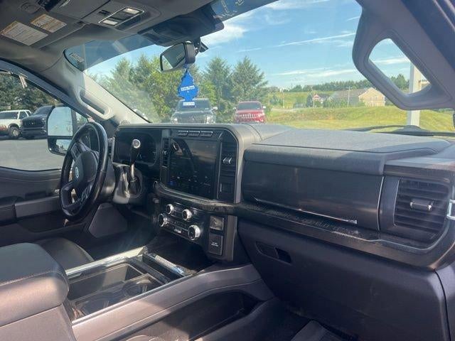 2023 Ford Super Duty F-350 DRW LARIAT 4WD Crew Cab 8' Box