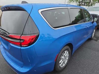 2027 Chrysler Pacifica Select FWD