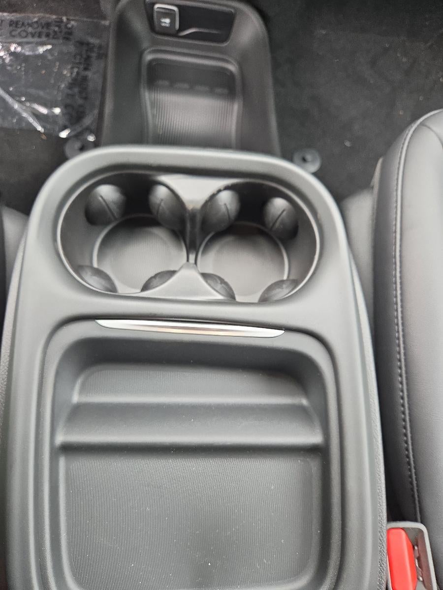 2027 Chrysler Pacifica Select FWD
