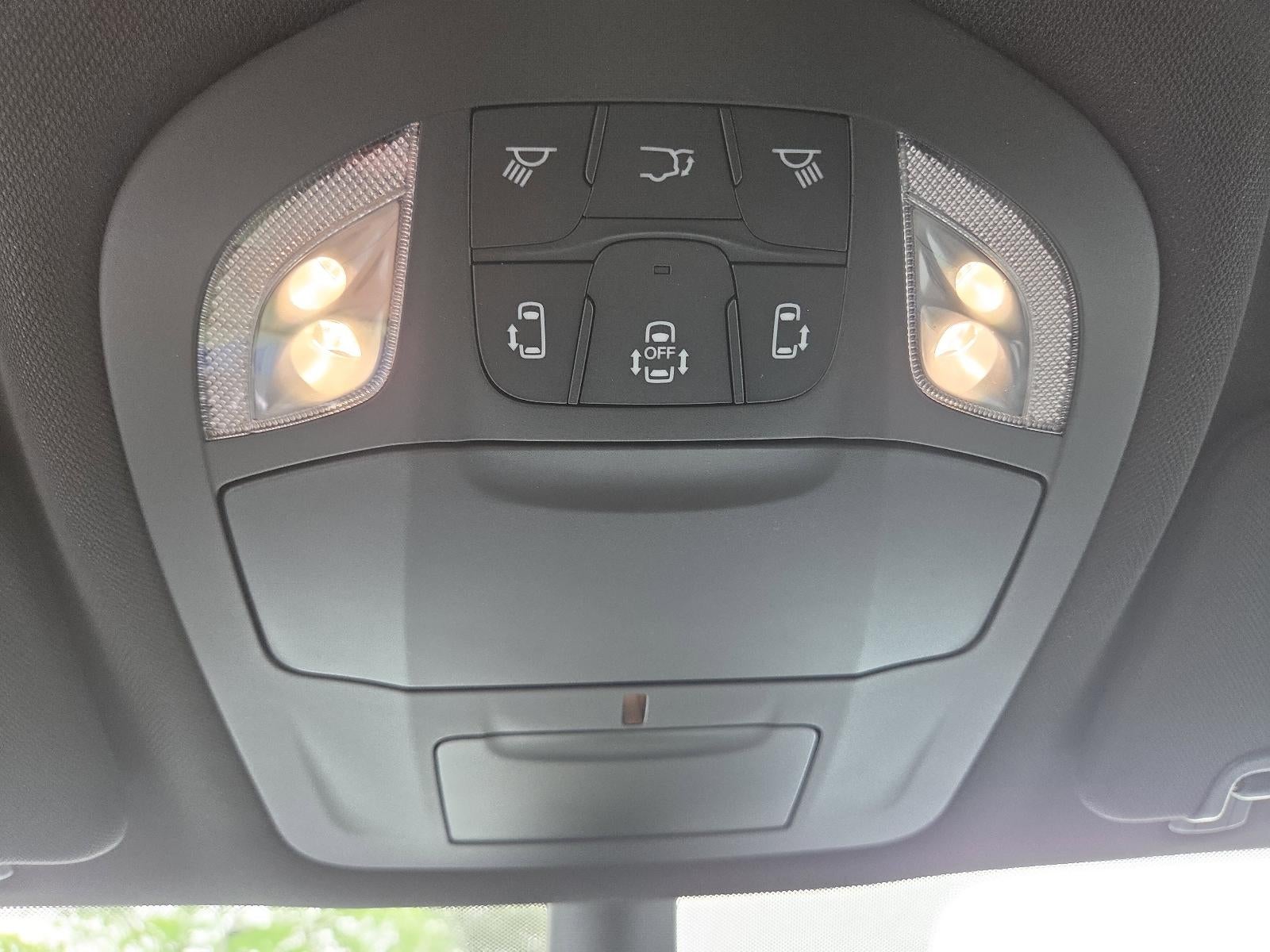 2027 Chrysler Pacifica Select FWD