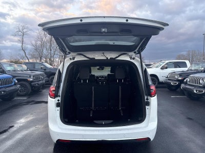 2026 Chrysler Pacifica Select FWD