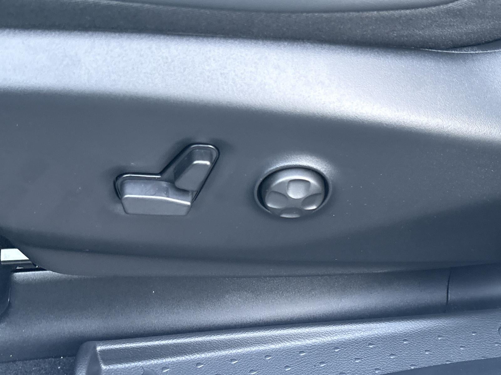 2026 Chrysler Pacifica Select FWD