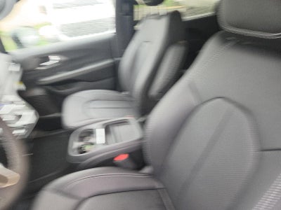 2027 Chrysler Pacifica Select FWD