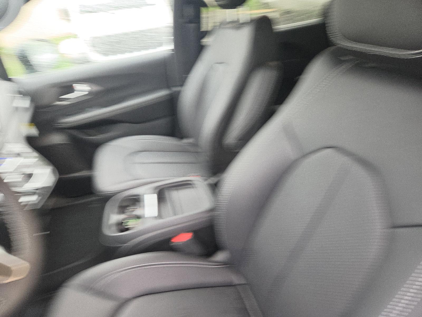 2027 Chrysler Pacifica Select FWD