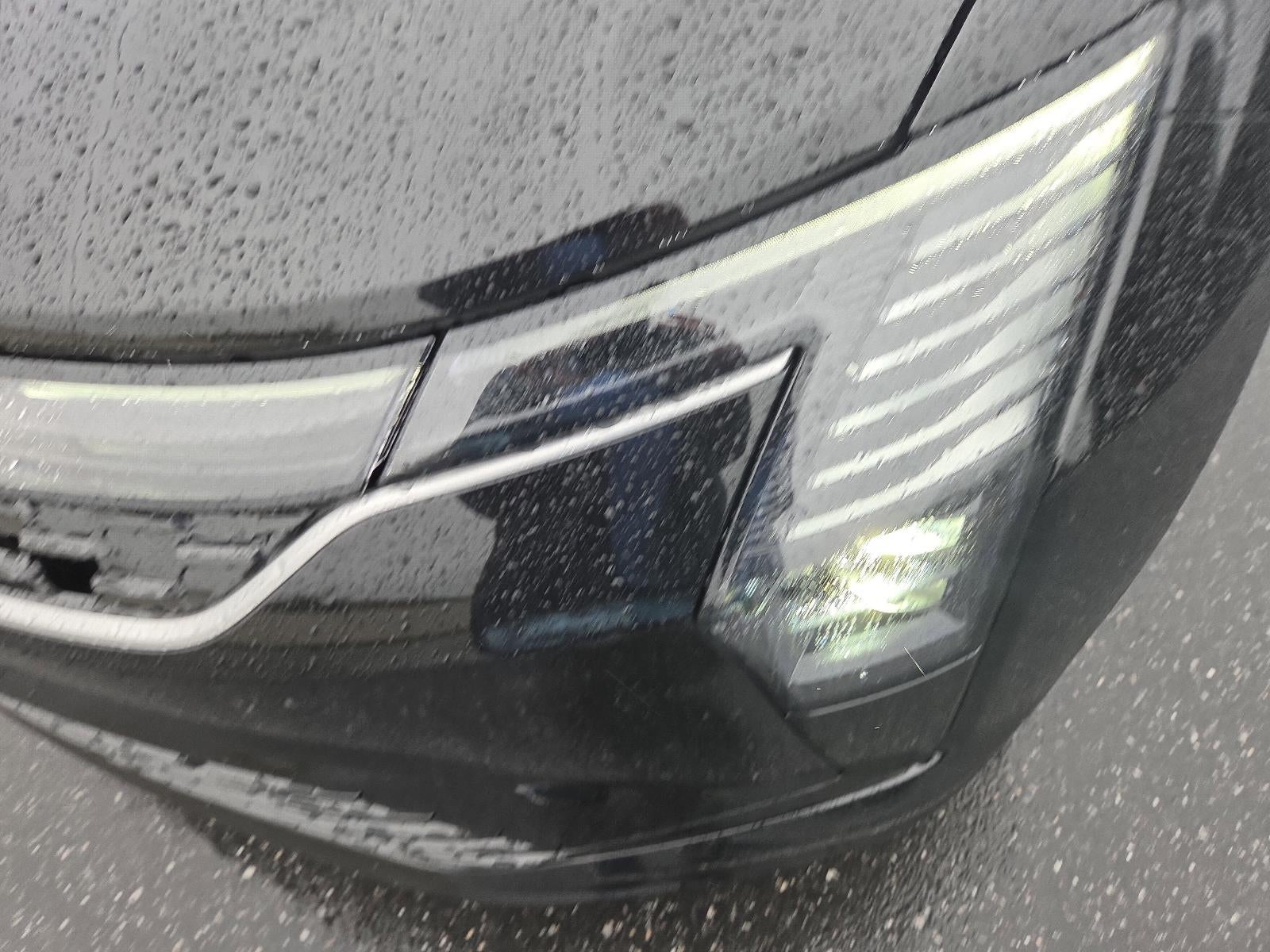 2027 Chrysler Pacifica Select FWD