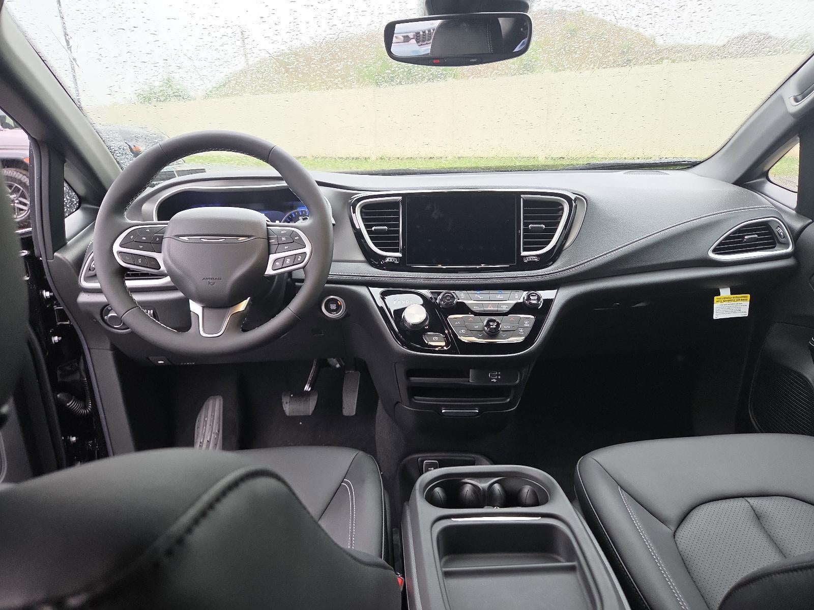 2027 Chrysler Pacifica Select FWD