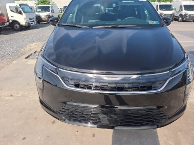 2027 Chrysler Pacifica Select FWD