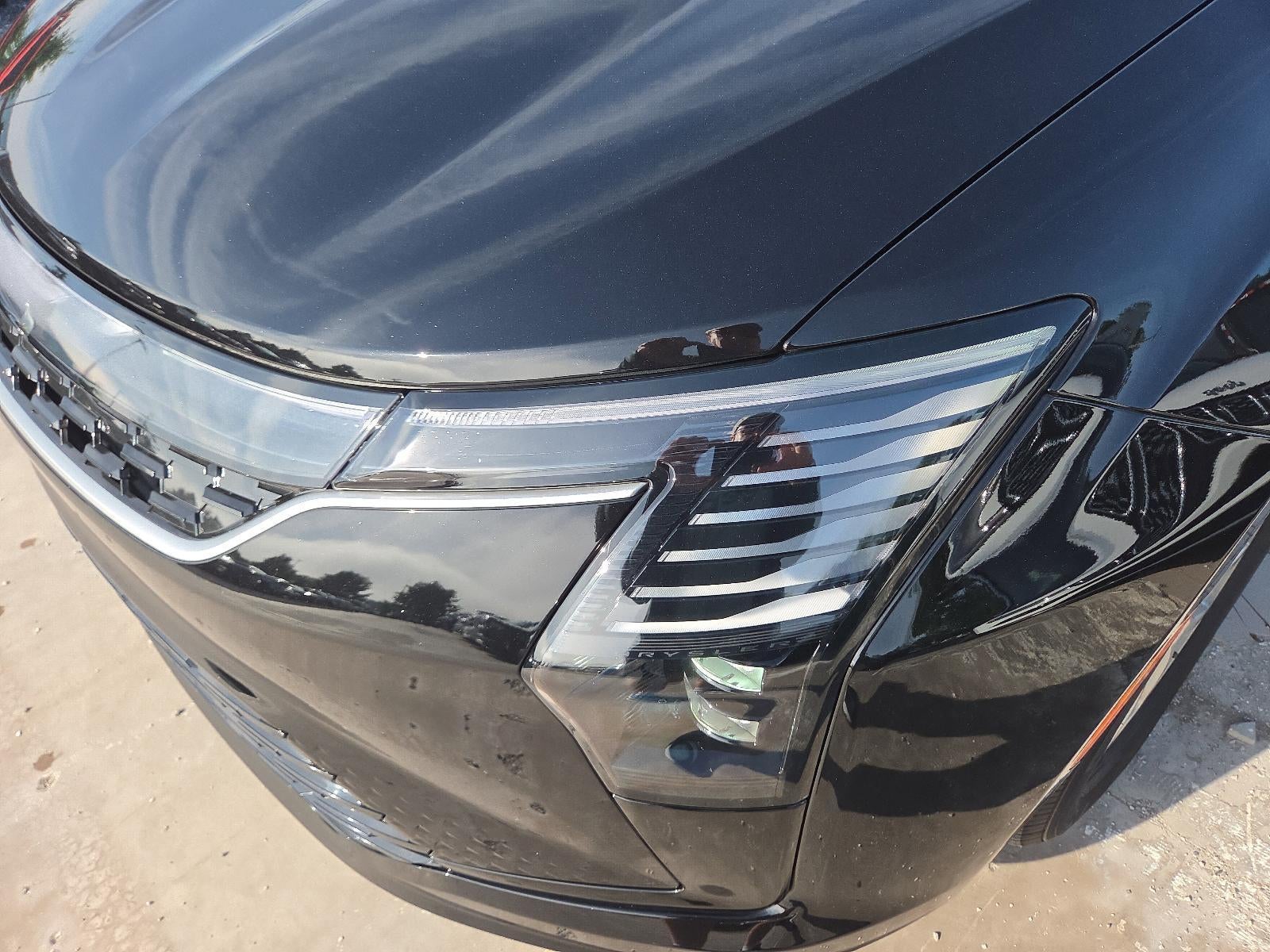 2027 Chrysler Pacifica Select FWD