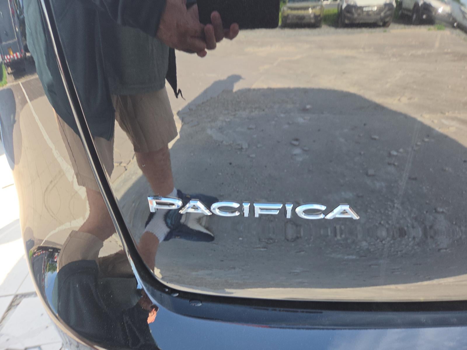 2027 Chrysler Pacifica Select FWD