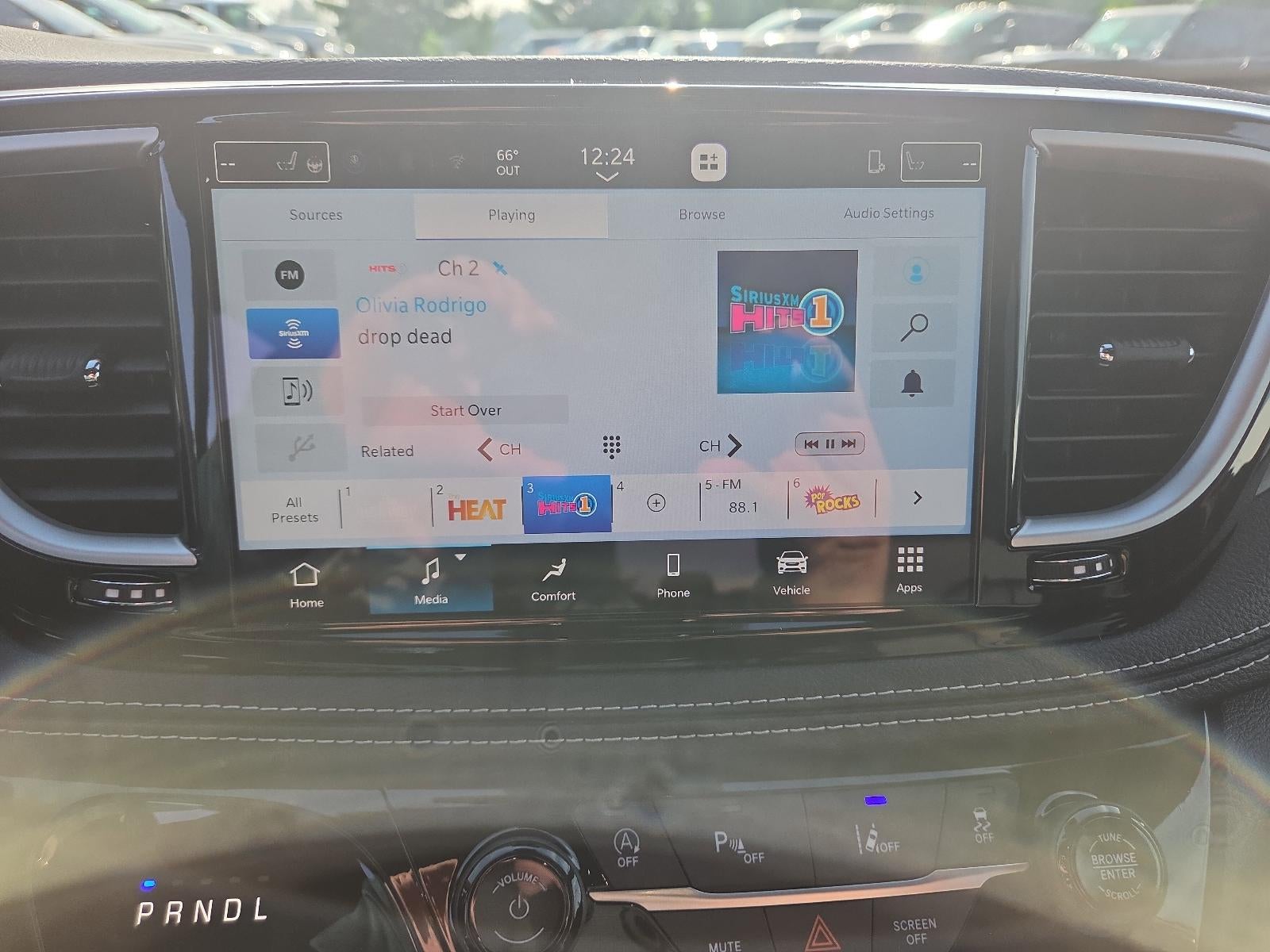 2027 Chrysler Pacifica Select FWD