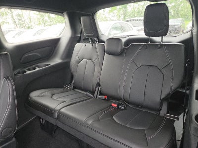 2027 Chrysler Pacifica Select FWD