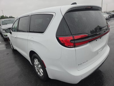 2027 Chrysler Pacifica Select FWD