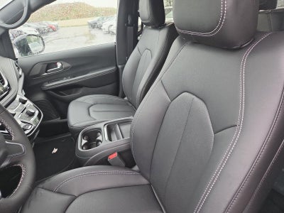 2027 Chrysler Pacifica Select FWD