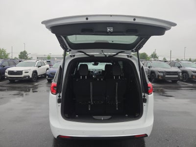 2027 Chrysler Pacifica Select FWD
